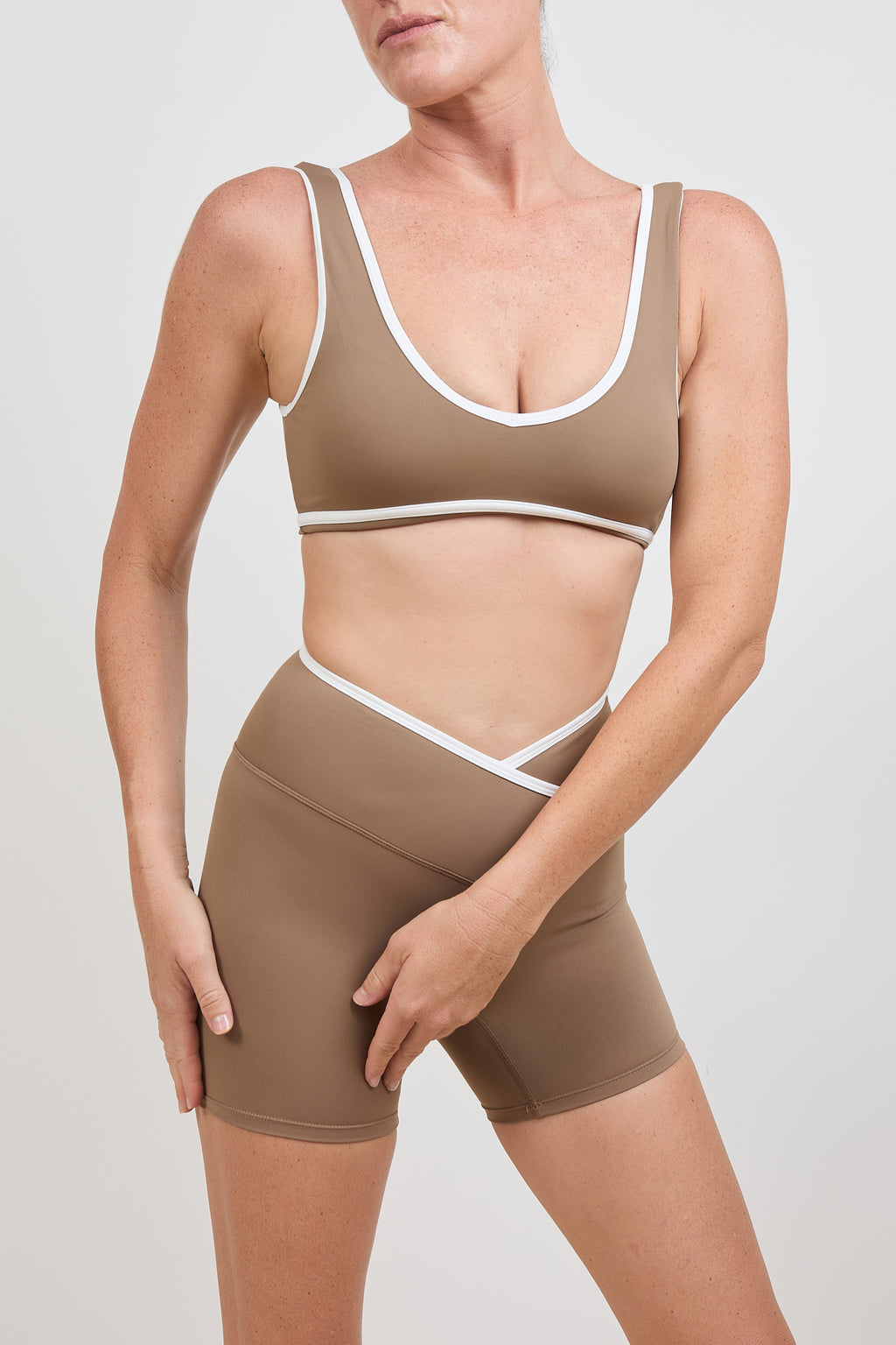 Cross-Line Short - Mocha